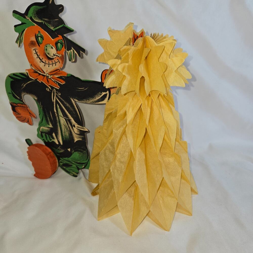 Vintage Beistle Halloween Decoration Scarecrow Haystack Honeycomb 10" 1950s - Picture 7 of 16